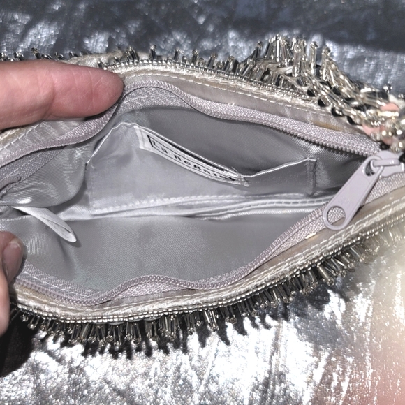 La Regale evening bag - Picture 5 of 10